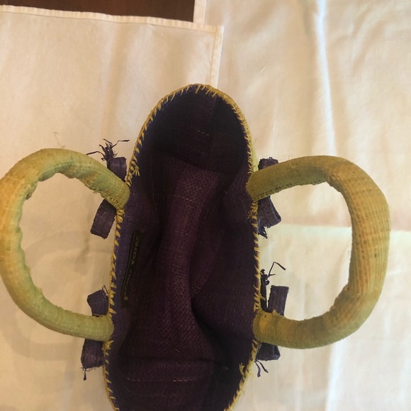 Paris Totes Green and Yellow Woven Tote. - Picture 4 of 6